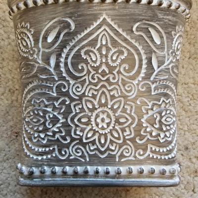 Bathroom accessories - Trash can - Holmes Humidifier - soap dispenser and more