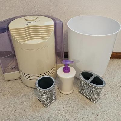 Bathroom accessories - Trash can - Holmes Humidifier - soap dispenser and more