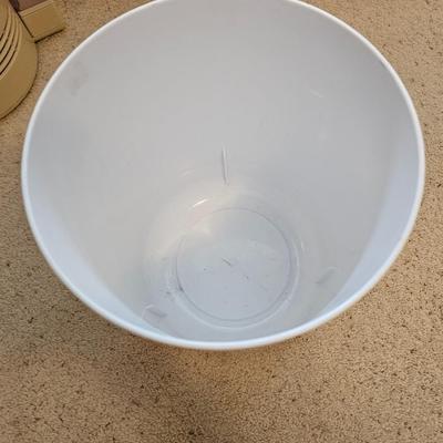 Bathroom accessories - Trash can - Holmes Humidifier - soap dispenser and more