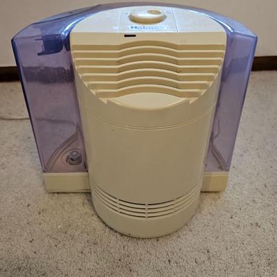 Bathroom accessories - Trash can - Holmes Humidifier - soap dispenser and more