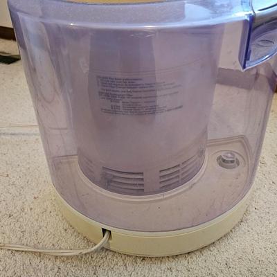 Bathroom accessories - Trash can - Holmes Humidifier - soap dispenser and more