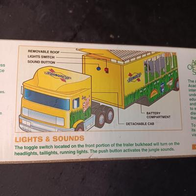 NEW SAFARI SHUTTLE TOY WITH LIGHTS AND SOUNDS