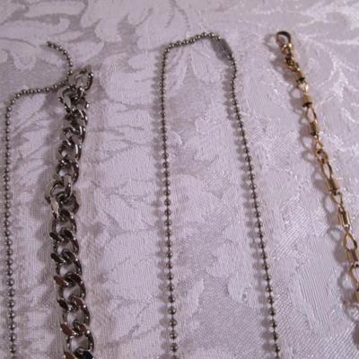 Chains & pieces of chain, small caraibiner