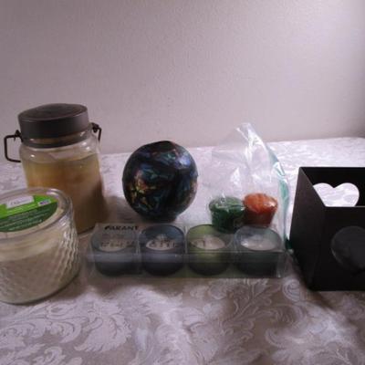 Various candles, 1 large candle holder