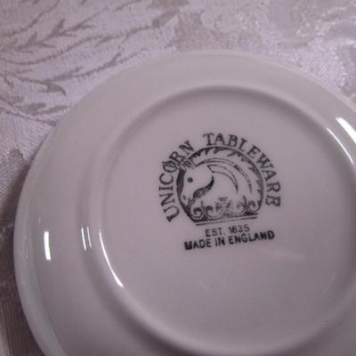 3 small plates, 1 vase