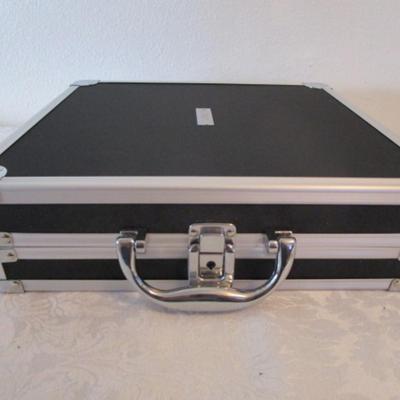 CD/DVD suitcase, with 15 pages of 8 sleeves