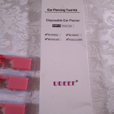 Ear piercing kit