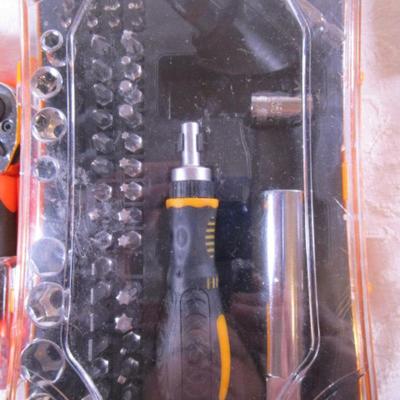 2 ratcheting screw driver socket sets