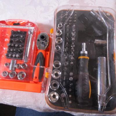 2 ratcheting screw driver socket sets