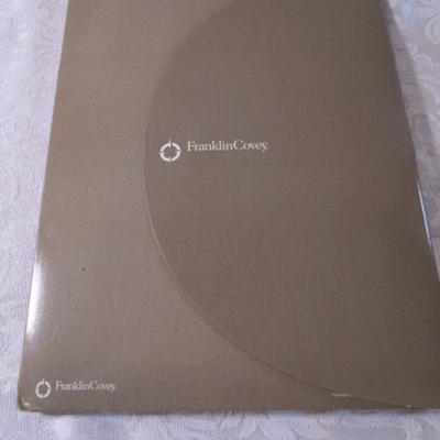 Franklin Covey Leadership Module Series, ring binder