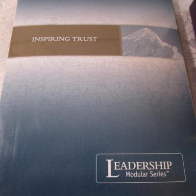 Franklin Covey Leadership Module Series, ring binder