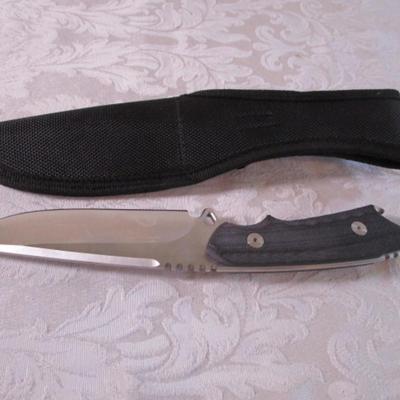 Mossy Oak knife with sheath