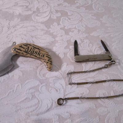 2 Vintage knives