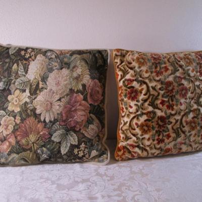 2 vintage decorative pillows