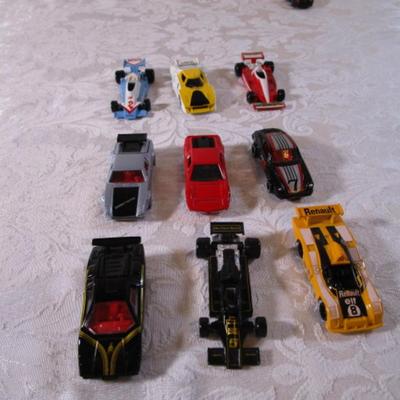 9 Tomica cars
