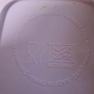 Kitchen dishes