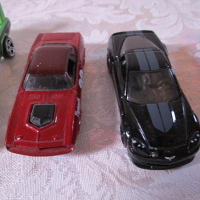 6 Hot Wheels cars