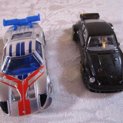 6 Hot Wheels cars