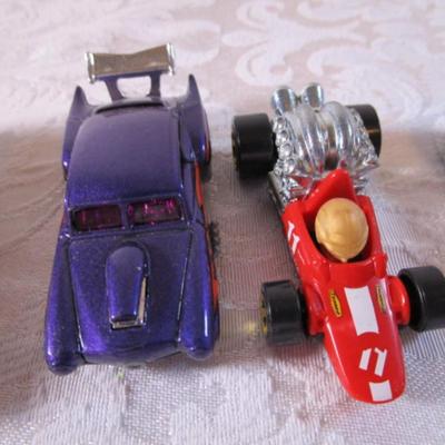 6 Hot Wheels cars