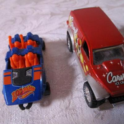 6 Hot Wheels cars