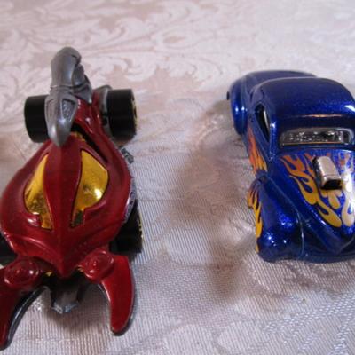 6 Hot Wheels cars