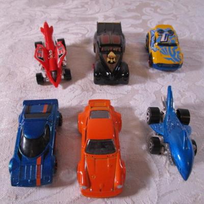6 Hot Wheels cars