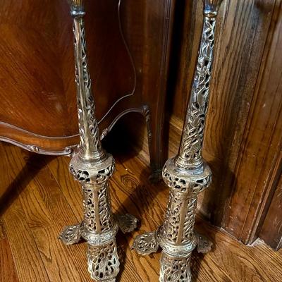 SHABBAT JUDACIA 3 LEG CAST METAL CANDLESTICK PAIR
