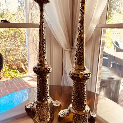 SHABBAT JUDACIA 3 LEG CAST METAL CANDLESTICK PAIR