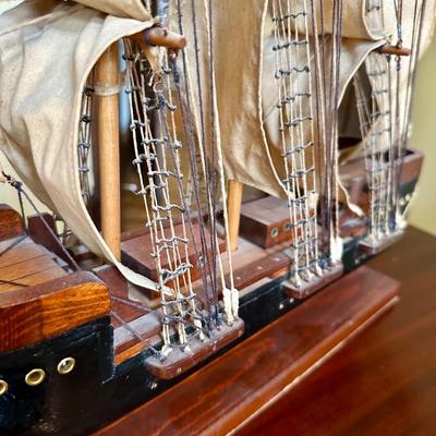 WOOD MODEL SAILING SHIP