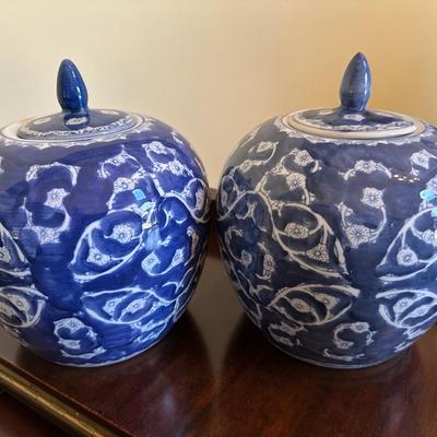 Sale Photo Thumbnail #88: PAIR BLUE WHITE GINGER JARS