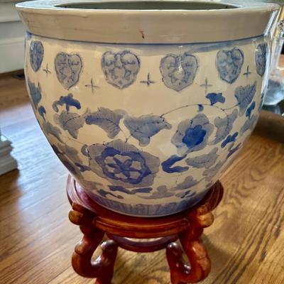BLUE WHITE FISHBOWL PLANTER ON STAND