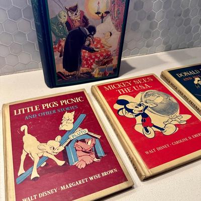 VINTAGE CHILDRENS BOOK LOT