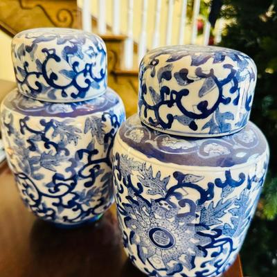 Sale Photo Thumbnail #121: PAIR BLUE WHITE GINGER JARS