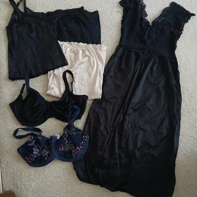 Women's skirt slips size M & L - with two bras