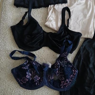 Women's skirt slips size M & L - with two bras