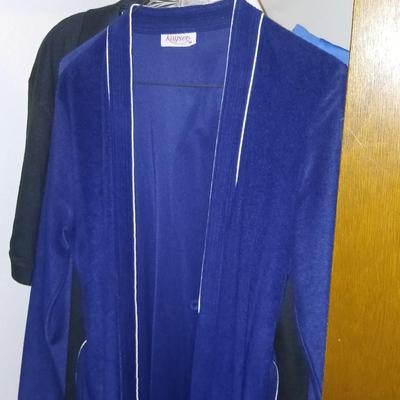 Men's clothes - Shirts, and a pair of shorts Most size XXL