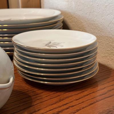 KAYSONS GOLDEN RHAPSODY FINE CHINA