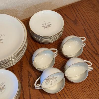 KAYSONS GOLDEN RHAPSODY FINE CHINA