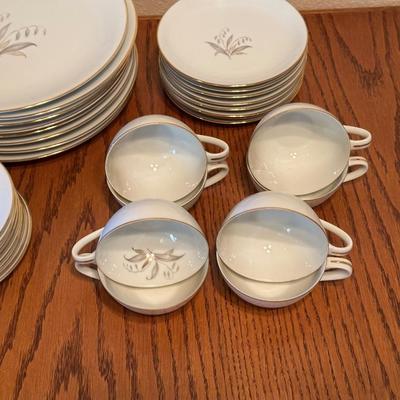 KAYSONS GOLDEN RHAPSODY FINE CHINA