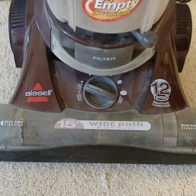 Bissel momentum cyclone bagless vacuum cleaner