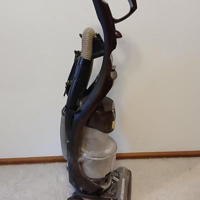 Bissel momentum cyclone bagless vacuum cleaner