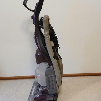 Bissel momentum cyclone bagless vacuum cleaner