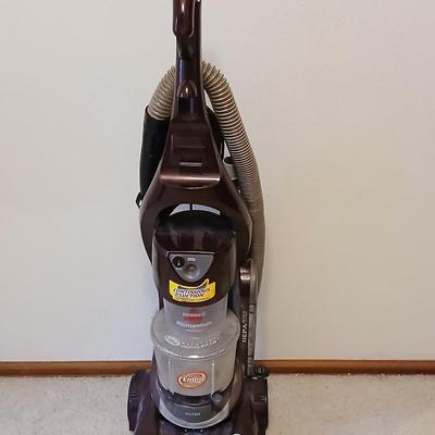 Bissel momentum cyclone bagless vacuum cleaner