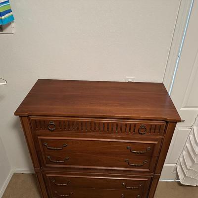 CHEST OF DRAWERS