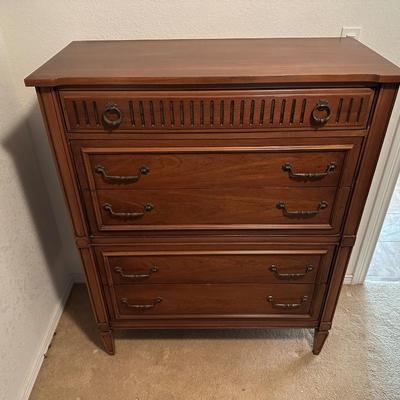 CHEST OF DRAWERS