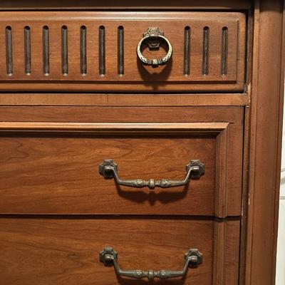 CHEST OF DRAWERS