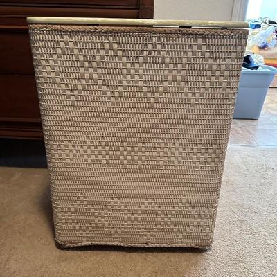 CLOTHES HAMPER, WEIGHTED BLANKET, WOOL BLANKET & FEATHER PILLOW