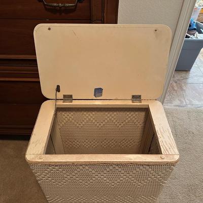 CLOTHES HAMPER, WEIGHTED BLANKET, WOOL BLANKET & FEATHER PILLOW