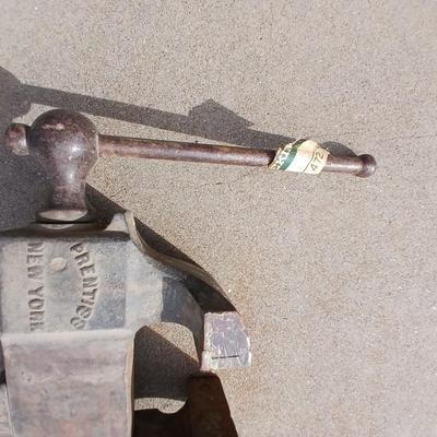 Antique Bull dog Prentiss Vise Co., New York No 51-bench vise