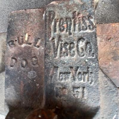 Antique Bull dog Prentiss Vise Co., New York No 51-bench vise